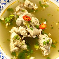 สุกี้รสเด็ด ก๋วยเตี๋ยวซี่โครงหมู