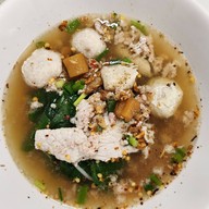 เมนูของร้าน ก๋วยเตี๋ยวตำลึง