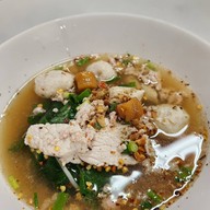 เมนูของร้าน ก๋วยเตี๋ยวตำลึง