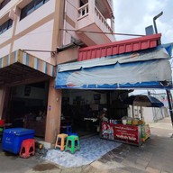 แมนโร่ผัดหมี่โคราชเจ้าเก่าดั้งเดิมหน้าวัดสระแก้ว