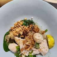 ก๋วยเตี๋ยวตำลึง