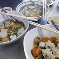 ย่งเส็งเจริญ ถนนโพธิ์กลาง