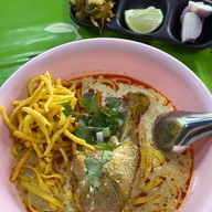 เมนูของร้าน ข้าวซอย  น้ำเงี้ยว มาลำกั๋น