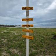 ชายเลซีฟู๊ด แอนด์ รีสอร์ท สะพานปลาชะอำ เพชรบุรี