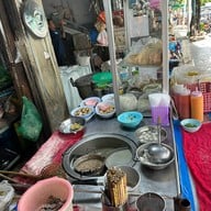 ก๋วยเตี๋ยวลูกชิ้นปลาคุณหมวย