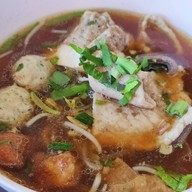 ก๋วยเตี๋ยวยักษ์ใหญ่  หมู่บ้านกรุงศรีซิตี้ คลองสวนพลู