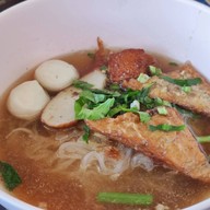 ก๋วยเตี๋ยวยักษ์ใหญ่  หมู่บ้านกรุงศรีซิตี้ คลองสวนพลู