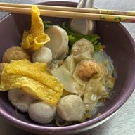 ก๋วยเตี๋ยวลูกชิ้นปลาคุณหมวย
