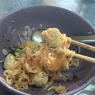 ก๋วยเตี๋ยวลูกชิ้นปลาคุณหมวย