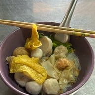 ก๋วยเตี๋ยวลูกชิ้นปลาคุณหมวย