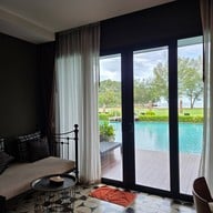 La Isla Pranburi Beach Resort