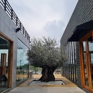 Hidden House Cafe & Bistro