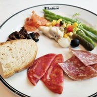 Madison Steak Avenue โรงแรม Anantara