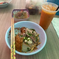 ก๋วยเตี๋ยวป้าจุกบางโพ