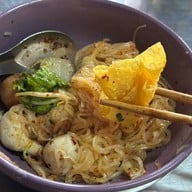 ก๋วยเตี๋ยวลูกชิ้นปลาคุณหมวย