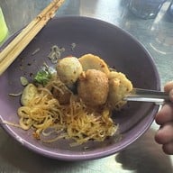 ก๋วยเตี๋ยวลูกชิ้นปลาคุณหมวย