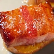 Pancake Velvet & Bacon (190 บาท+)