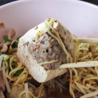 ก๋วยเตี๋ยวยักษ์ใหญ่  หมู่บ้านกรุงศรีซิตี้ คลองสวนพลู