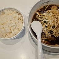 ก๋วยเตี๋ยวเรือเอ็นแก้วหอวัง The Emquartier