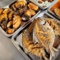 ข้าวแกงเก๋  ถนนไทรบุรี