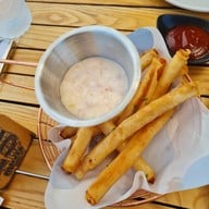 Maris Cafe And Eatery