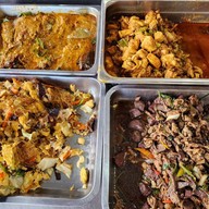 ข้าวแกงเก๋  ถนนไทรบุรี