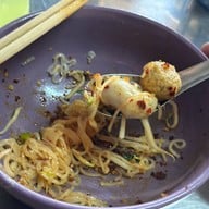 ก๋วยเตี๋ยวลูกชิ้นปลาคุณหมวย