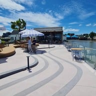 Maris Cafe And Eatery