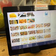 เครปบุฟเฟ่ต์ไส้ทะลักพับไม่ได้ สาขาสามชัย