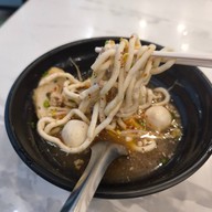 เมนูของร้าน A JUNG Fish Ball • อจัง ฟิชบอล (ชื่อเดิม สอาด ลูกชิ้นปลา) ถนนบรมราชนนี