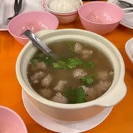 เหลาเหลา อารีย์