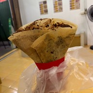 เครปบุฟเฟ่ต์ไส้ทะลักพับไม่ได้ สาขาสามชัย