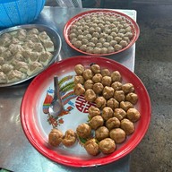 เจ๊เพ็ญ ก๋วยเตี๋ยวจีนแคะ หมูตุ๋น สูตรอาโผ่