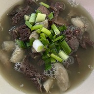 พ่อเฒ่า พุงวัว