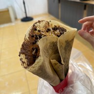 เครปบุฟเฟ่ต์ไส้ทะลักพับไม่ได้ สาขาสามชัย