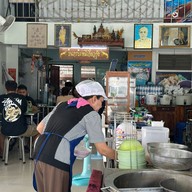 บะหมี่เกี๊ยวกุ้งธนพร