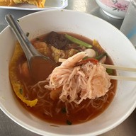 บะหมี่เกี๊ยวกุ้งธนพร
