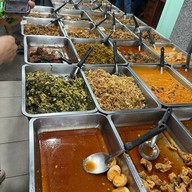 ข้าวแกง เจ๊หล้า