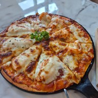 เมนูของร้าน บ้านหมี กระเพรา ข้าวผัด ส้มตำ ตำเส้นเล็ก พิซซ่า พระราม 5