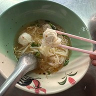 เจ๊เพ็ญ ก๋วยเตี๋ยวจีนแคะ หมูตุ๋น สูตรอาโผ่