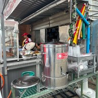 ลุงอ้วน ก๋วยเตี๋ยวต้มยำมะนาว ข้าวมันไก่ สาขา เทศบาล 4