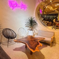 Tongkan Cafe