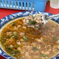 ลุงอ้วน ก๋วยเตี๋ยวต้มยำมะนาว ข้าวมันไก่ สาขา เทศบาล 4