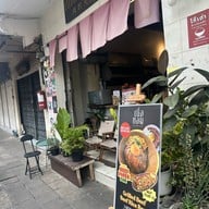 เนื้อหอม คาเฟ่ ถนนบ้านหม้อ ปากคลองตลาด