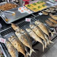 ข้าวแกง เจ๊หล้า