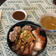 เมนูของร้าน เนื้อหอม คาเฟ่ ถนนบ้านหม้อ ปากคลองตลาด