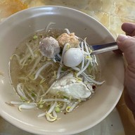 ตั้งหวังเจ๊ง ก๋วยเตี๋ยวแคะ(นายอ้วนเจ้าเก่า)