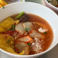 บะหมี่เกี๊ยวกุ้งธนพร