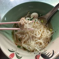 เจ๊เพ็ญ ก๋วยเตี๋ยวจีนแคะ หมูตุ๋น สูตรอาโผ่