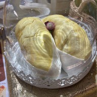 Tree House Durian by Rakchuka Dusit Central Park
